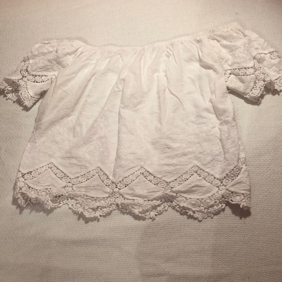 Full Tilt Tops - white lace off the shoulder top!